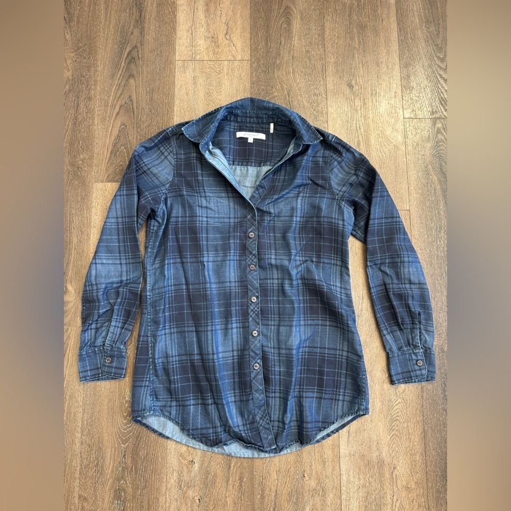 Foxcroft Navy Plaid Shirt, women’s size 6